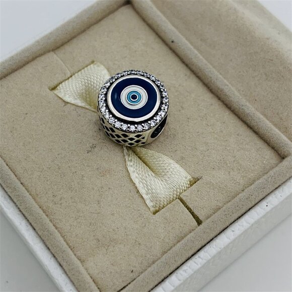 🔥🔥Pandora Canada exclusive Evil Eye Double Sided protection Charm - Picture 3 of 4